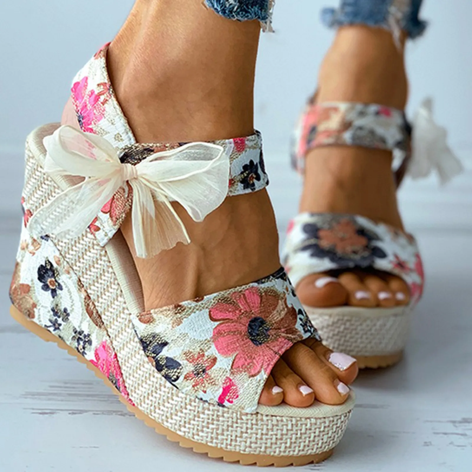 Лятна модни дамски обувки на платформа и танкетке с флорални лък, Удобни обувки с отворени пръсти, за разходки на открито, вечерни модела обувки Изображение 0