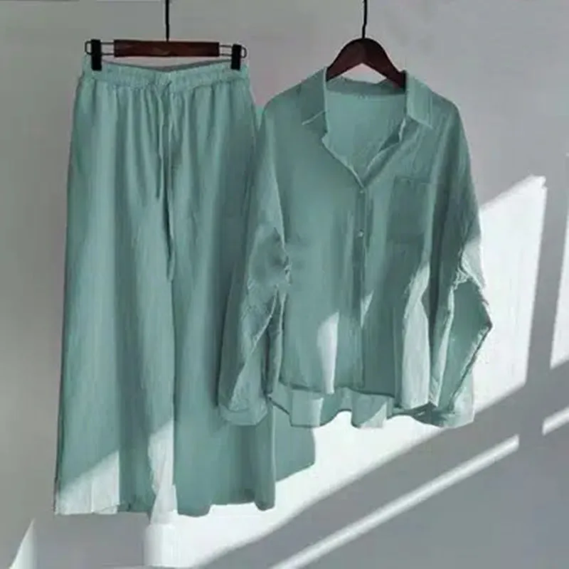 Пролетен комплект дамско облекло - ризи с копчета с джобове и панталони на експозиции, са подходящи за ежедневна и ефектен начин Изображение 1