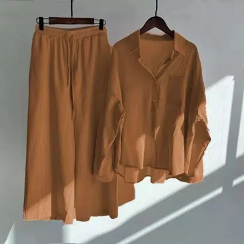 Пролетен комплект дамско облекло - ризи с копчета с джобове и панталони на експозиции, са подходящи за ежедневна и ефектен начин Изображение 3